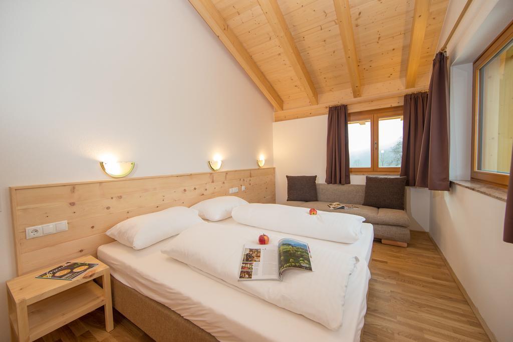 Penthousewohnung Mit Garten Sauna Pool マイスホーフェン 部屋 写真